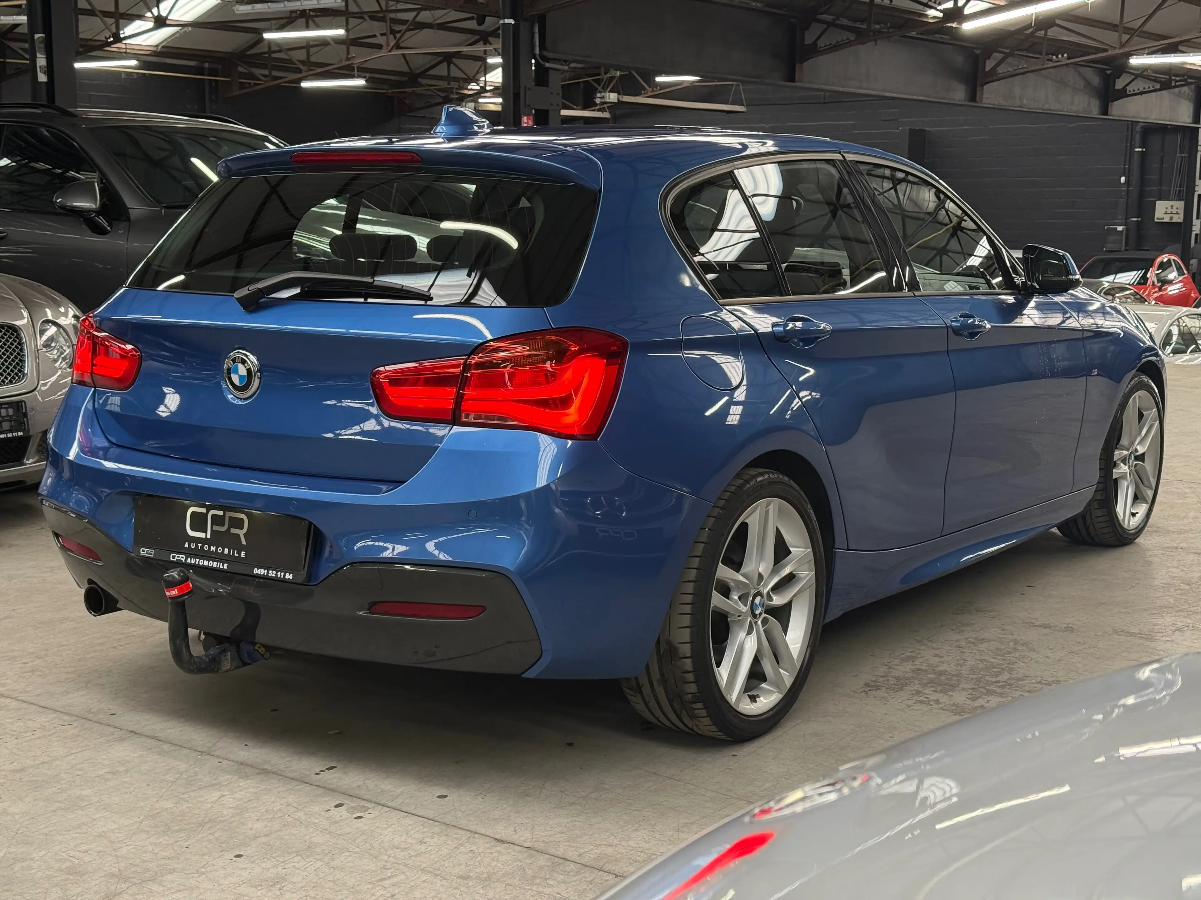 BMW 118 i * PACK M * ALCANTARA * LED * GPS * RADAR AR * ATTELAGE — photo 4