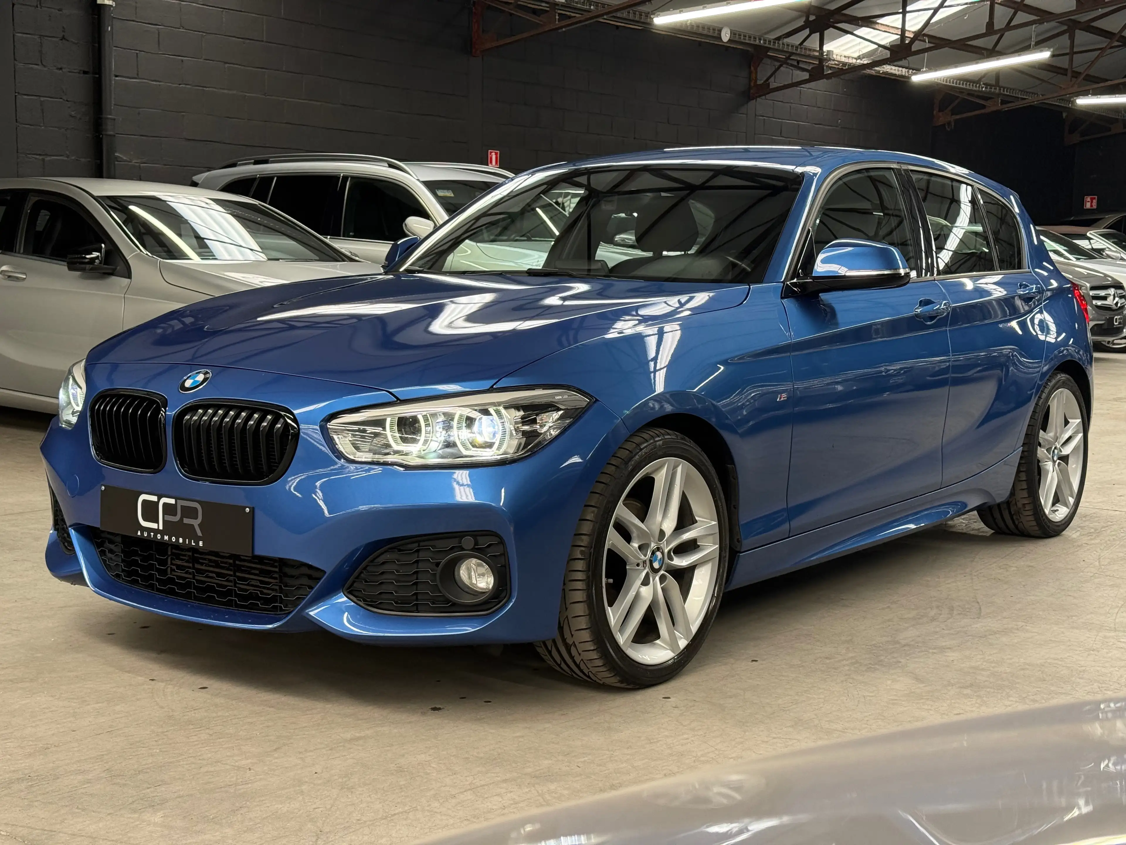 BMW 118 i * PACK M * ALCANTARA * LED * GPS * RADAR AR * ATTELAGE