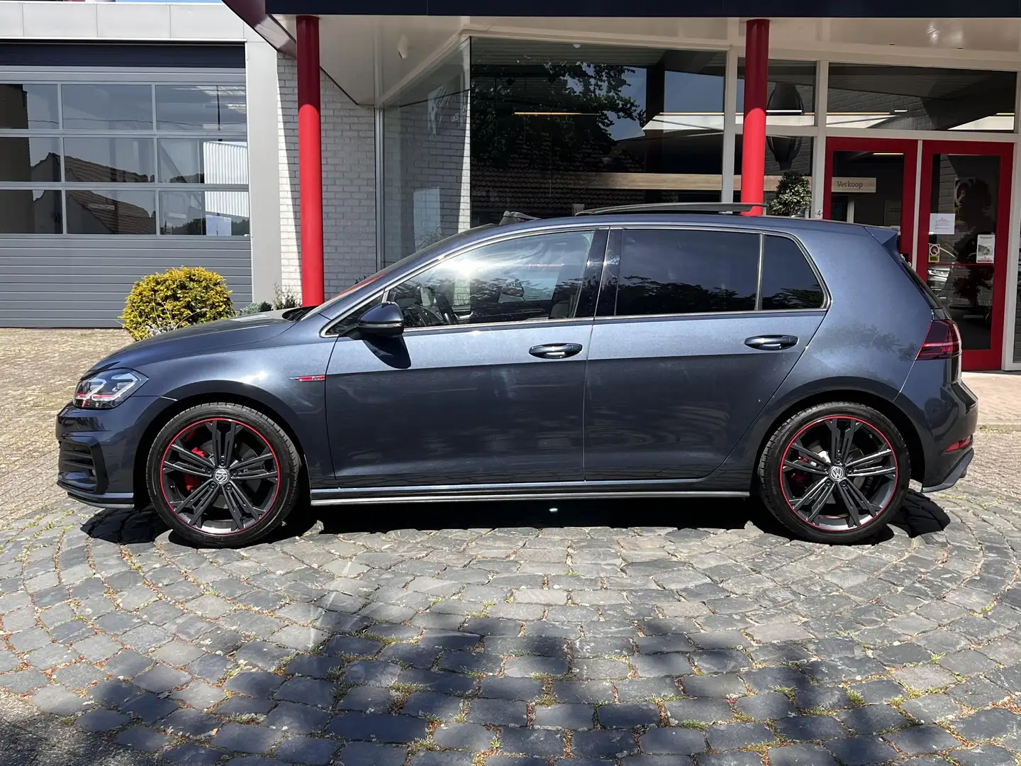 Volkswagen Golf GTI 2.0 TSI | PanoDak | CarPlay | Keyless | BlindSpot Blauw - 2