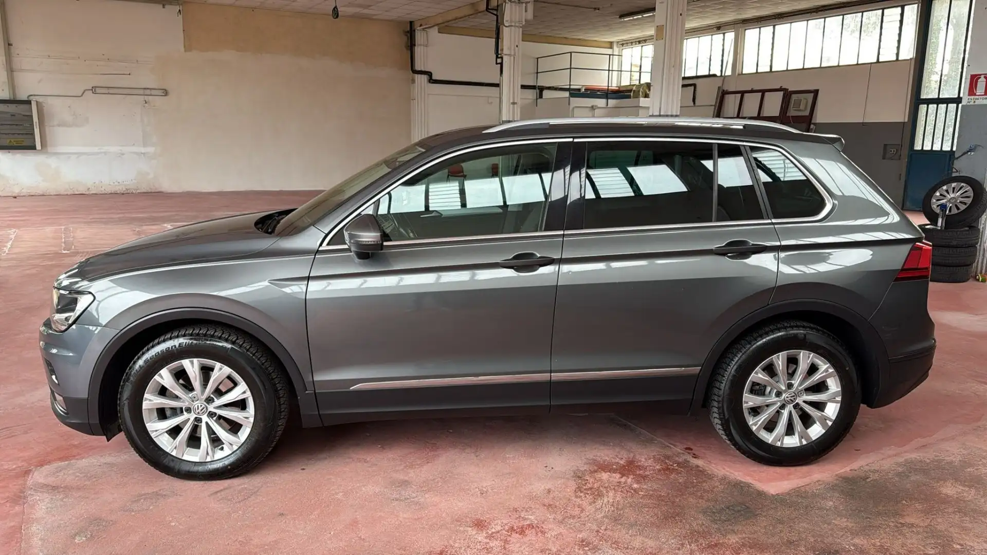 Volkswagen Tiguan 2.0 tdi R-Line BM 4motion dsg - 2