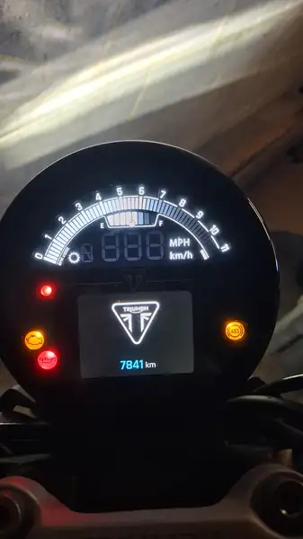 Triumph Trident 660 - foto 6