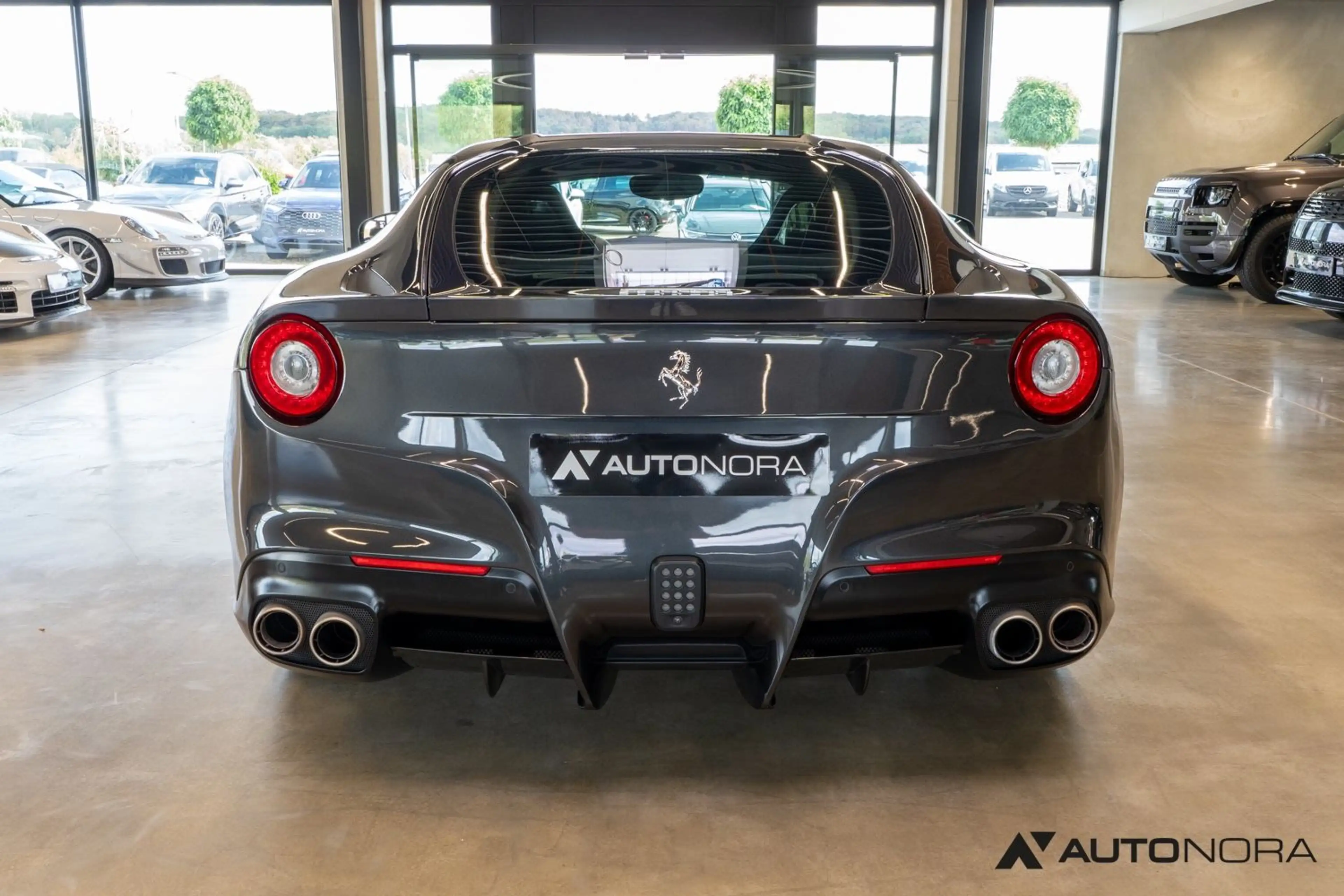 Ferrari F12 Berlinetta JBL Kamera Racingsitze — photo 9