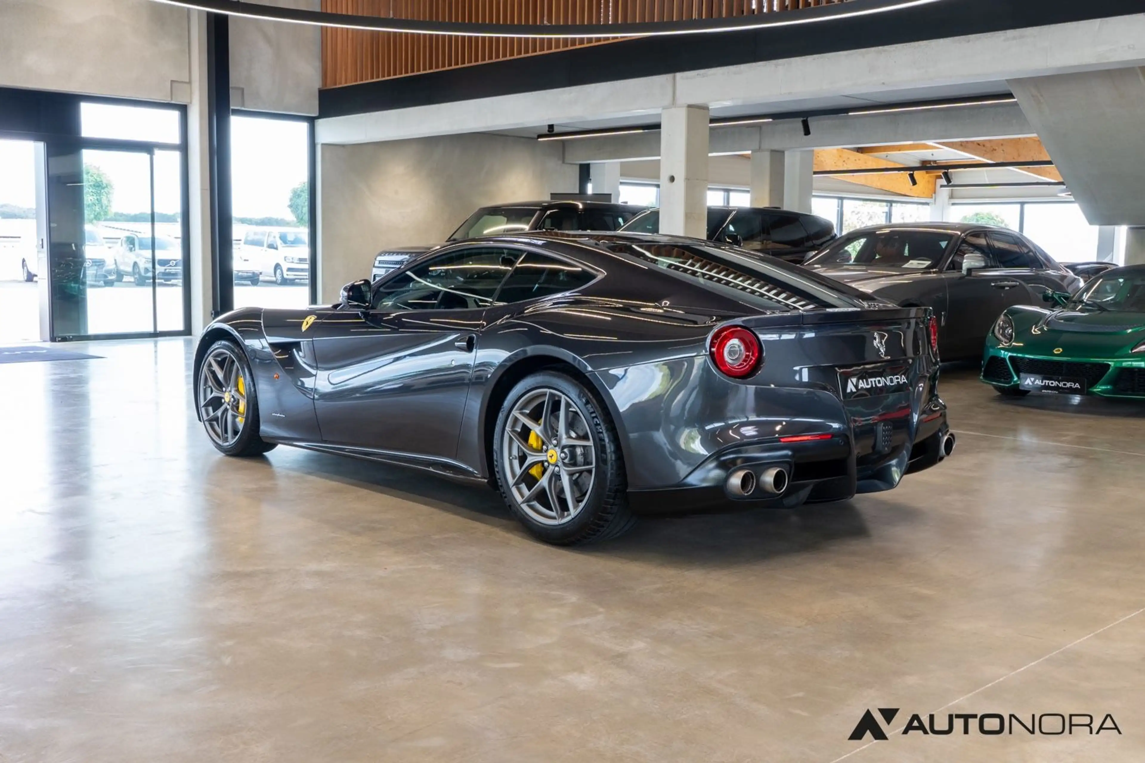 Ferrari F12 Berlinetta JBL Kamera Racingsitze — photo 2