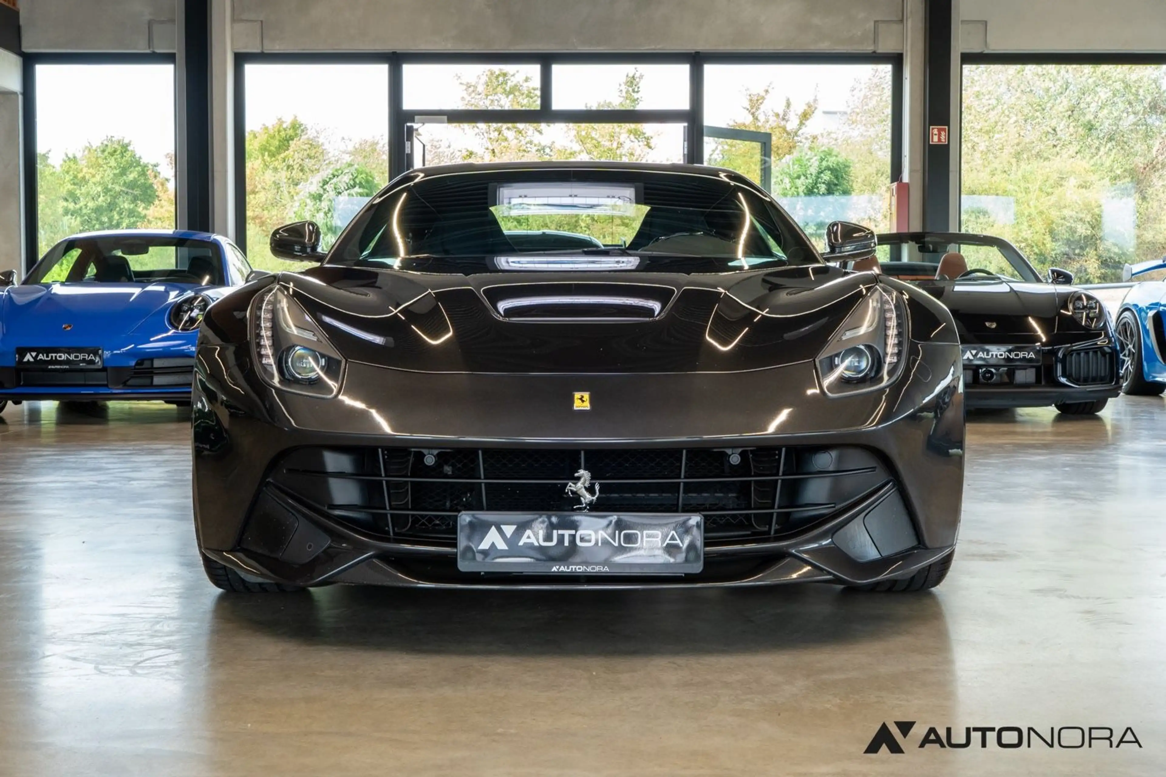Ferrari F12 Berlinetta JBL Kamera Racingsitze — photo 10