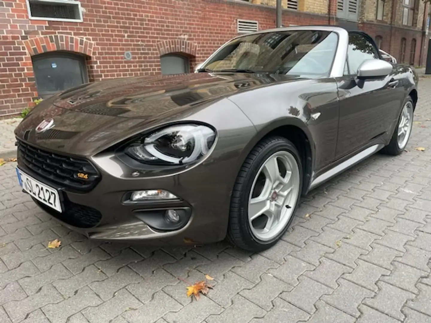 Fiat 124 Spider 124 Spider 1.4 MultiAir Turbo Automatik Lusso Braun - 2