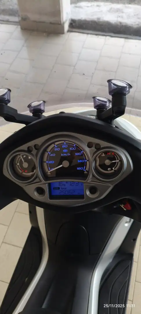 Yamaha X-City 250 Bianco - 1