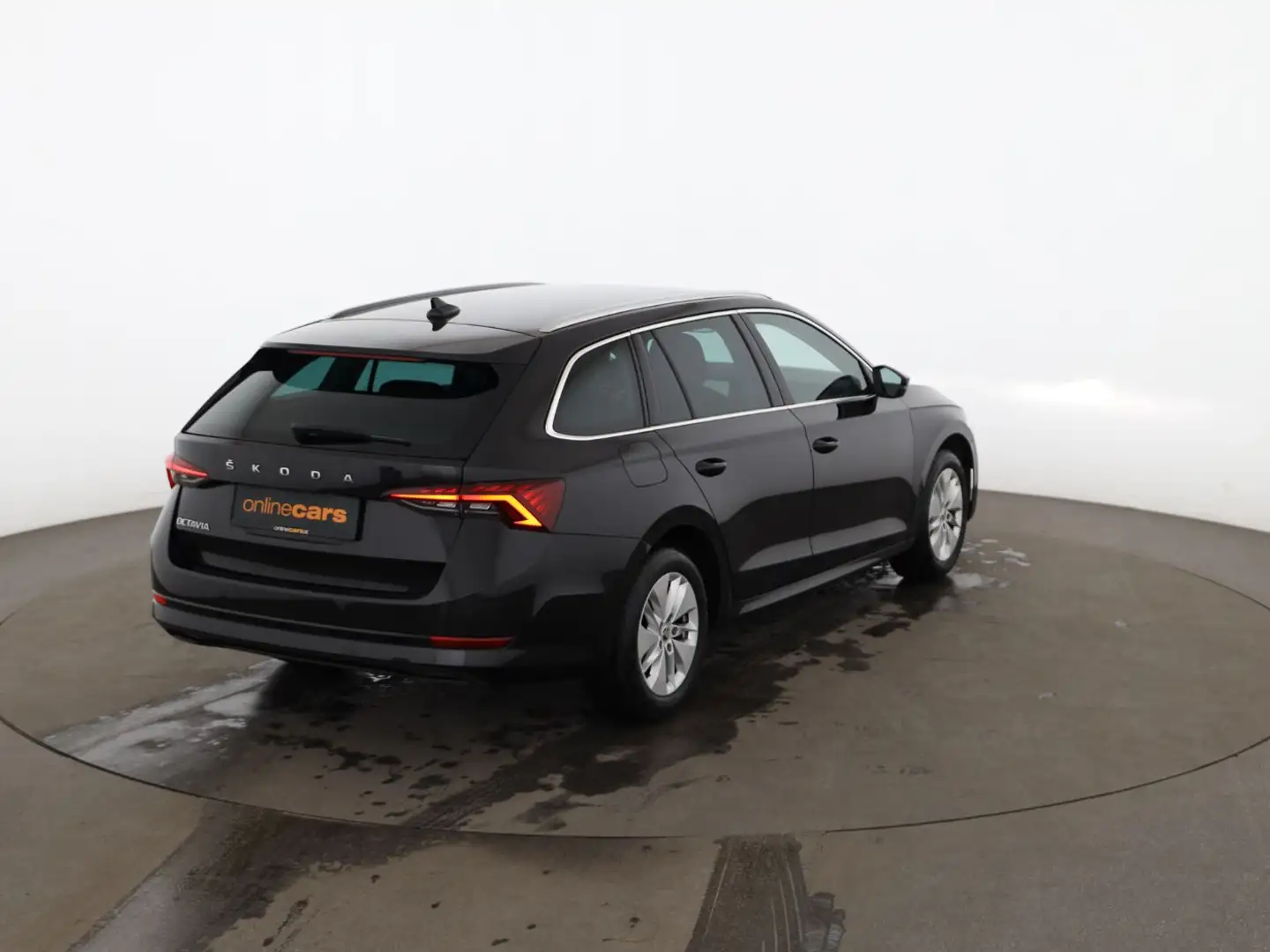Skoda Octavia Combi 2.0 TDI Ambition LED NAVI SITZHZG Schwarz - 2