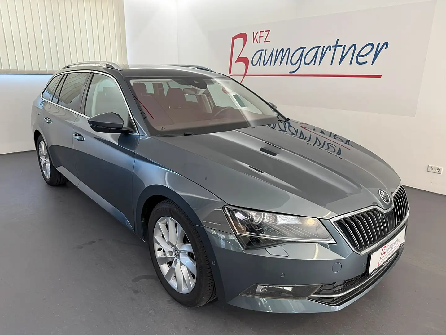 Skoda Superb Kombi 2,0TDI DSG Style *XENON*NAVI*Tempomat*Sit... Gris - 1