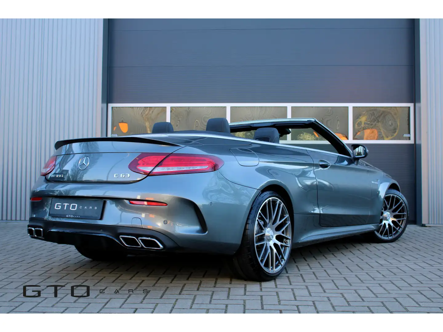 Mercedes-Benz C 63 AMG Cabrio Burmester/Surround View/HUD/Nekverwarming/N Grau - 2