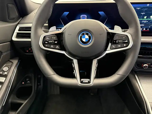 BMW 330 e xDrive Ansicht 10