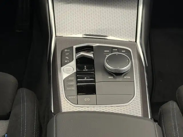 BMW 330 e xDrive Ansicht 11