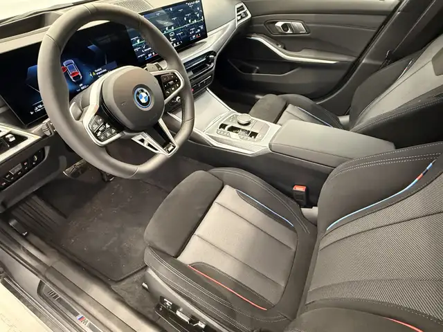 BMW 330 e xDrive Ansicht 7