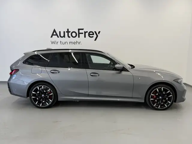 BMW 330 e xDrive Ansicht 3