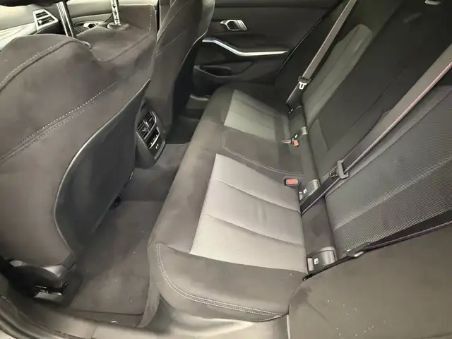 BMW 330 e xDrive Ansicht 13