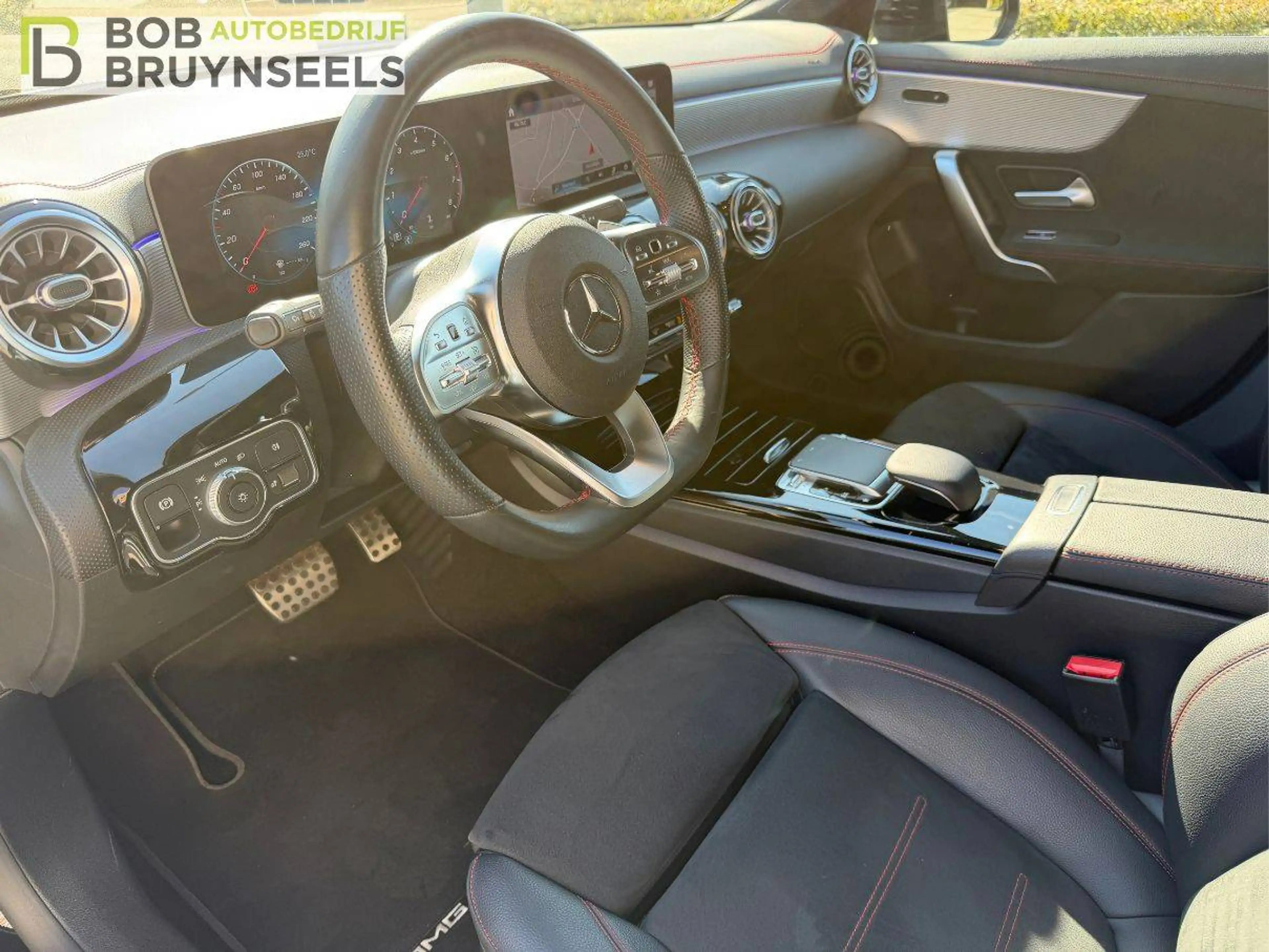 Mercedes-Benz CLA 180 | AMG line | Nightpakket | Camera | Sfeerverlichting | Sound System — photo 12