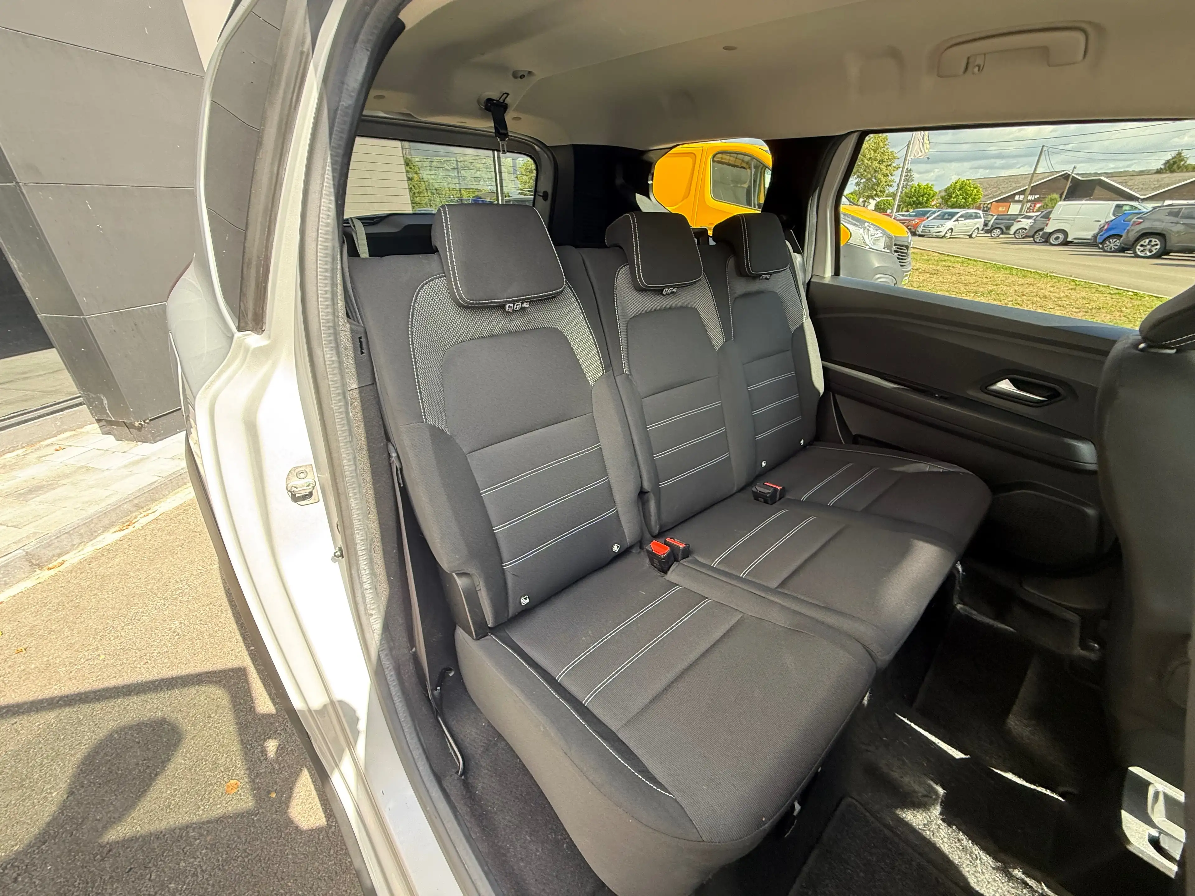 Dacia Jogger Jogger 1.0TCe LPG CRUISE,CLIM,RADARS,PHARES AUTO… — photo 8