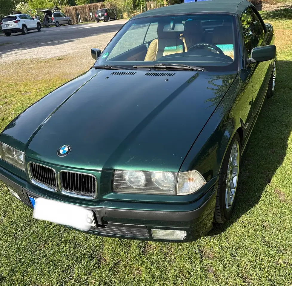 BMW 320i, foto 2