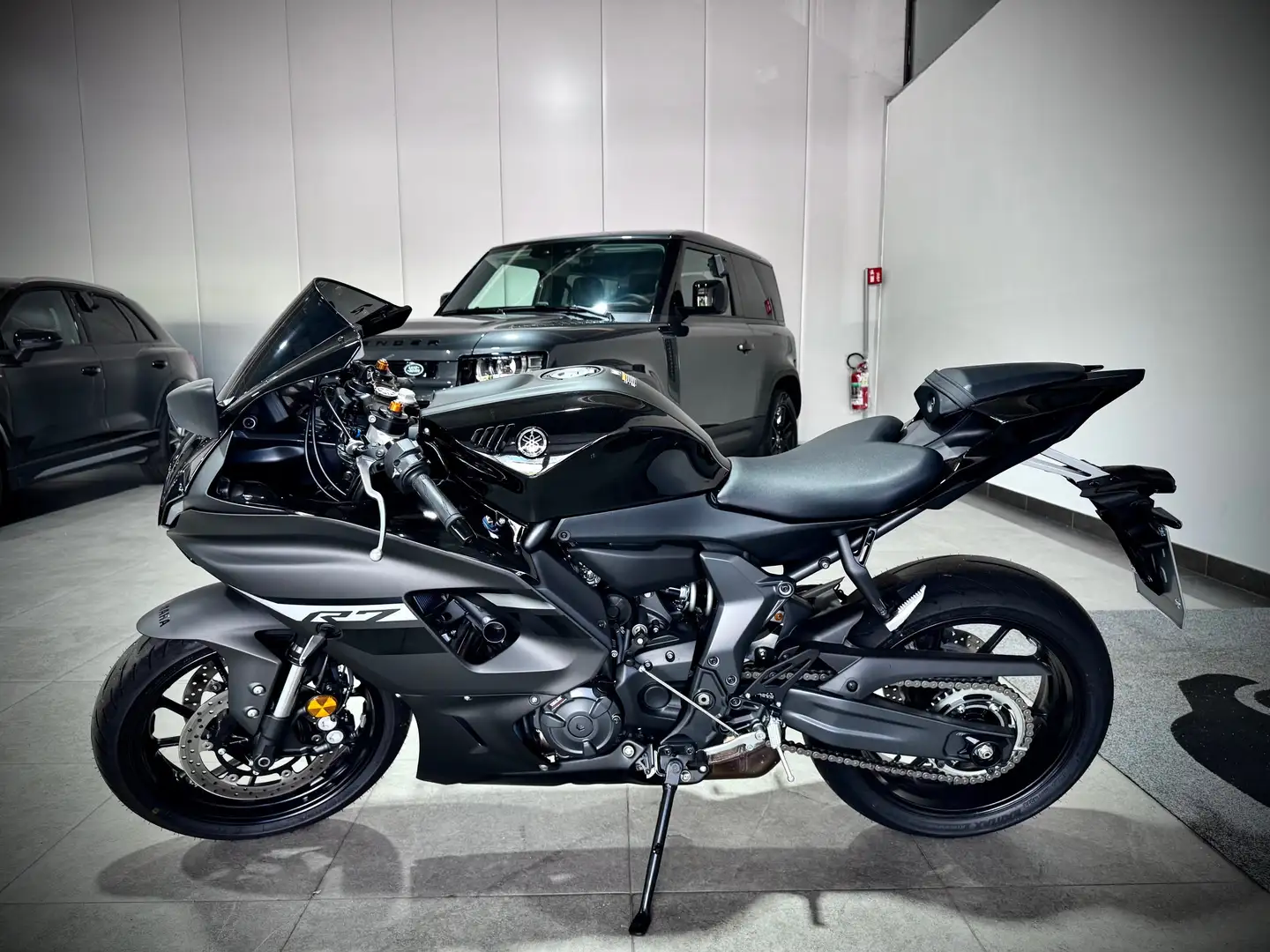 Yamaha YZF-R7 Nero - 2