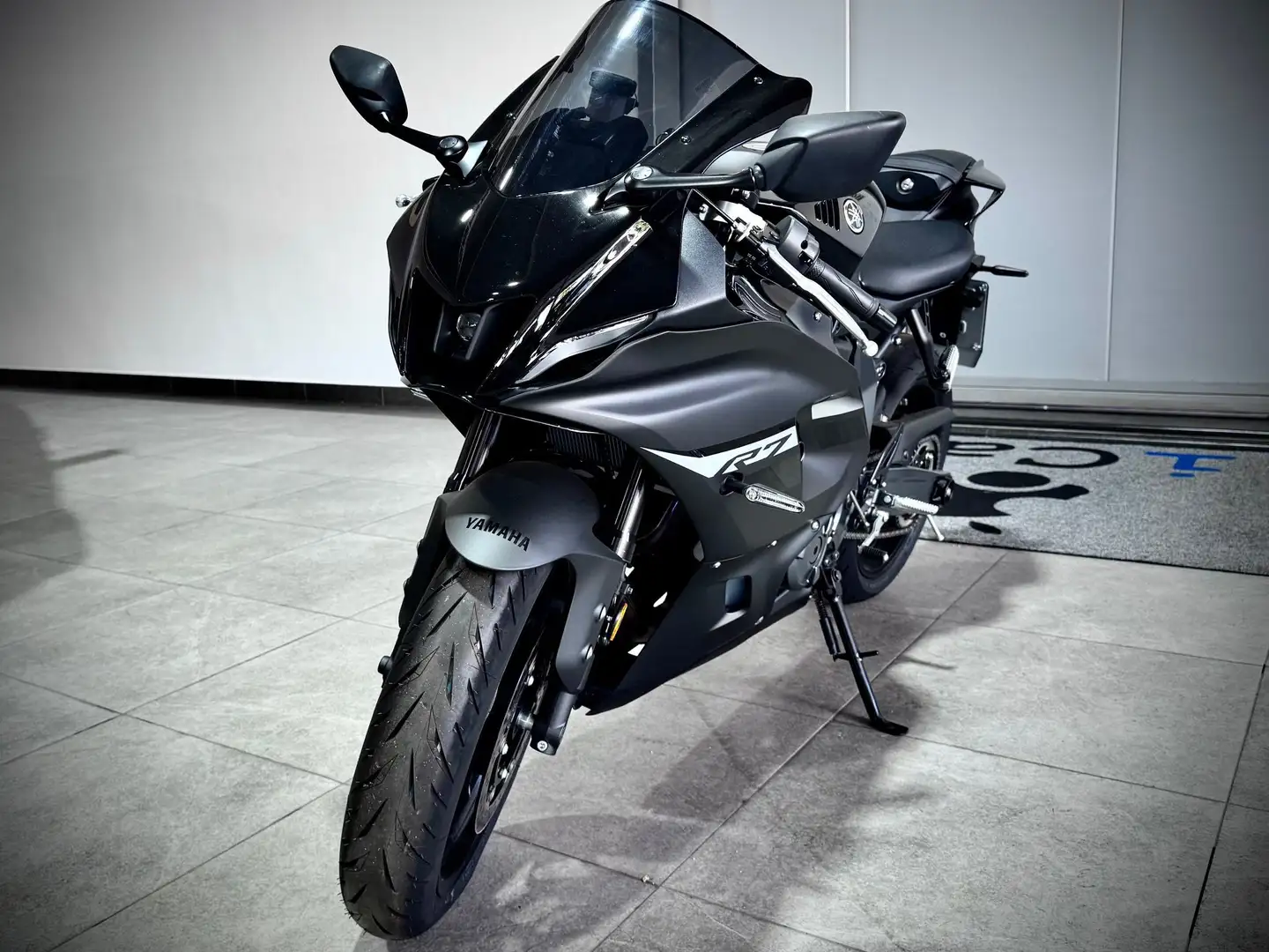 Yamaha YZF-R7 Nero - 1