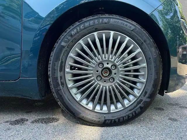 Fiat 500c view 9