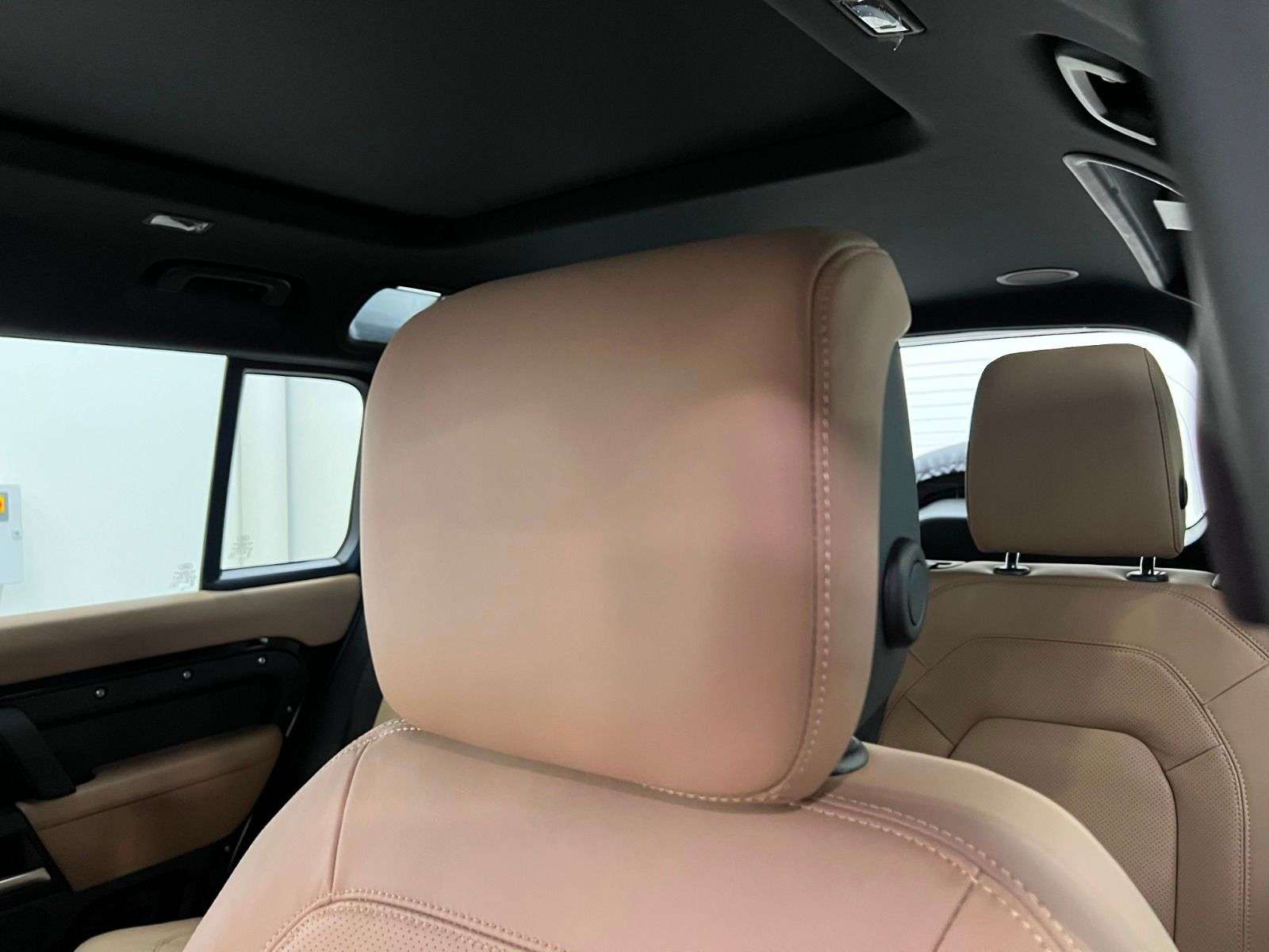 2026 Land Rover Defender 110 P400 X-DYNAMIC SE thumb 34