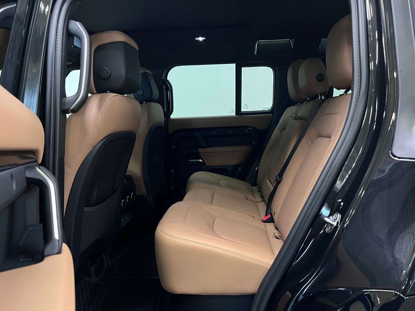 2026 Land Rover Defender 110 P400 X-DYNAMIC SE thumb 36