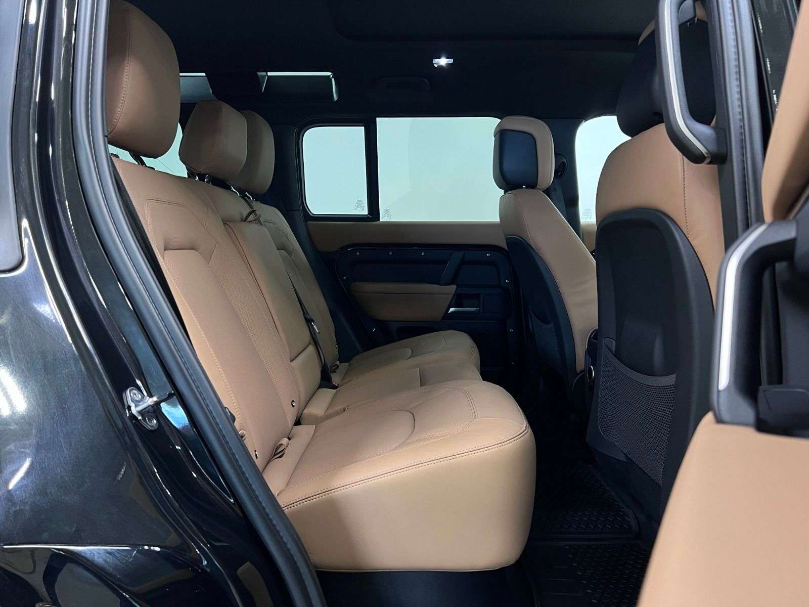 2026 Land Rover Defender 110 P400 X-DYNAMIC SE thumb 31