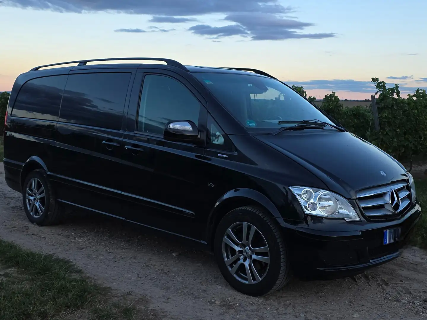 Mercedes-Benz Viano Viano 3.0 CDI DPF lang Automatik Trend Edition Schwarz - 2