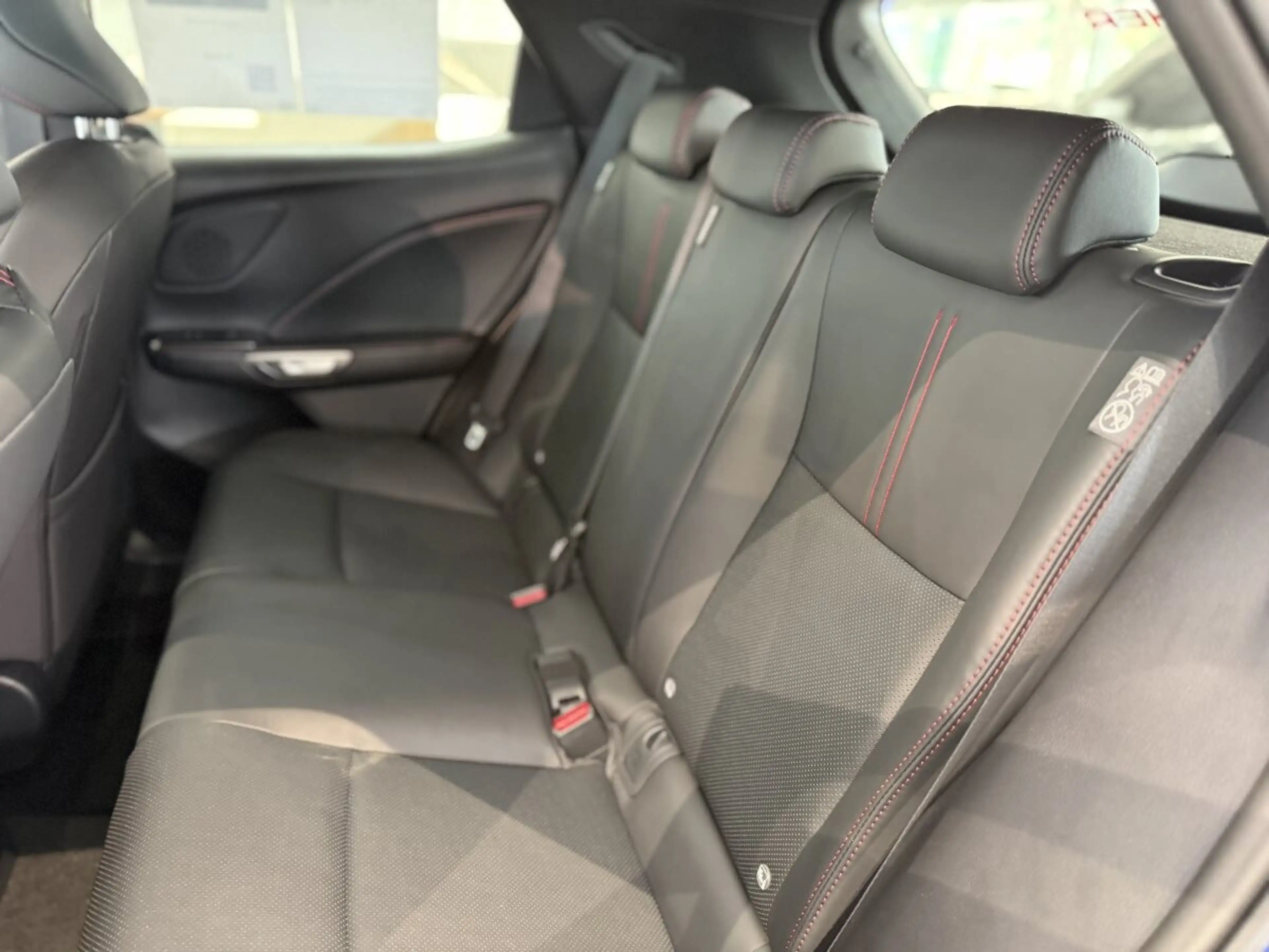 Lexus LBX FWD Elegant — photo 15