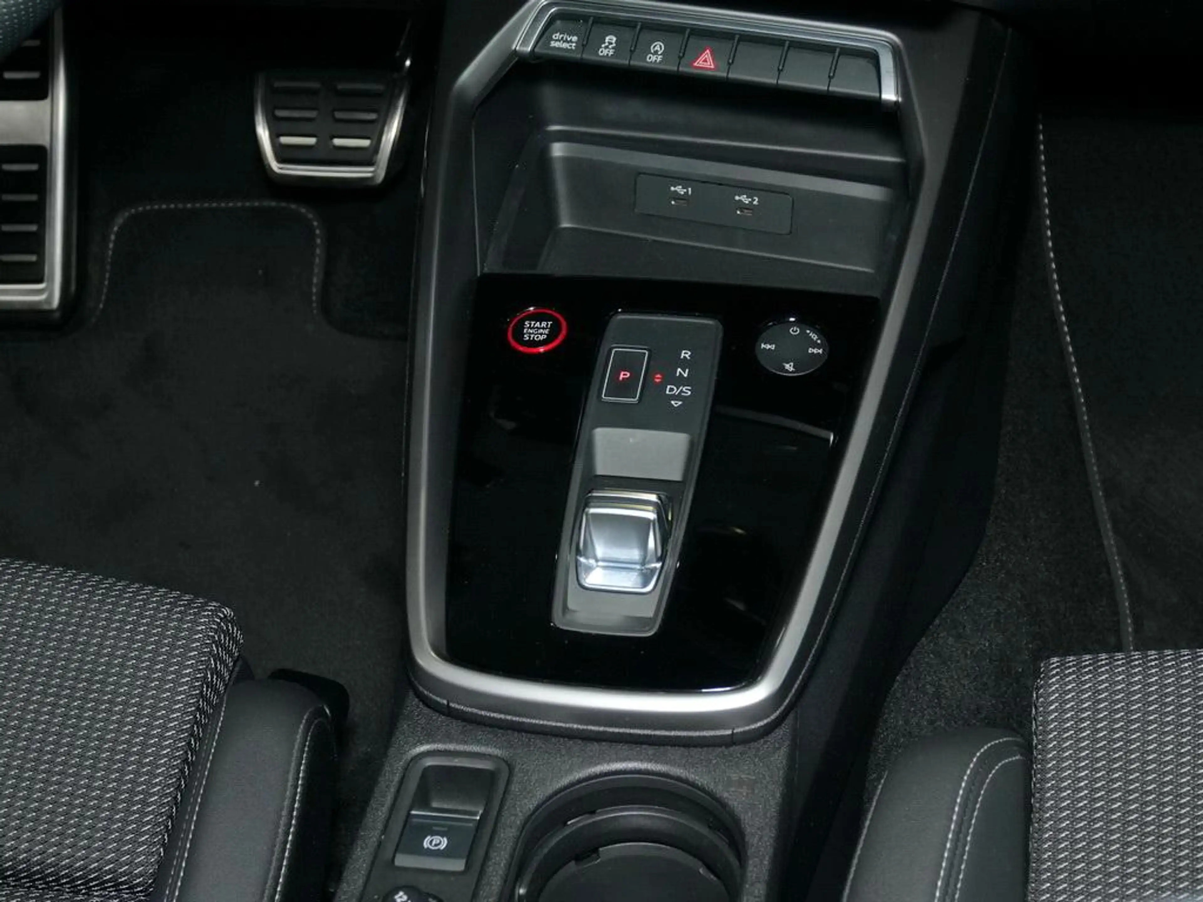 Audi S3 Sportback TFSI quattro LED+NAVI+VC+Alu-18` — photo 8