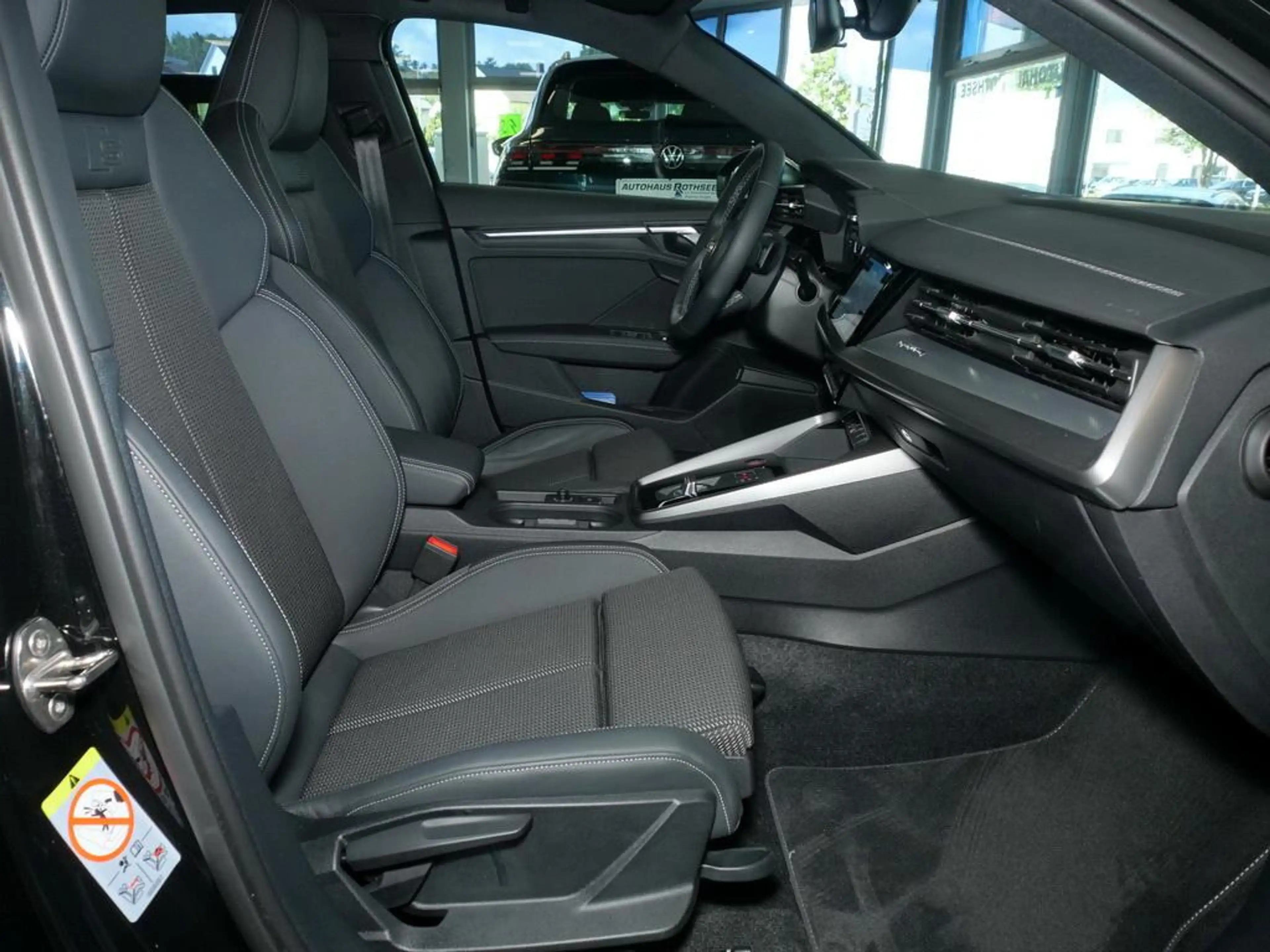 Audi S3 Sportback TFSI quattro LED+NAVI+VC+Alu-18` — photo 4