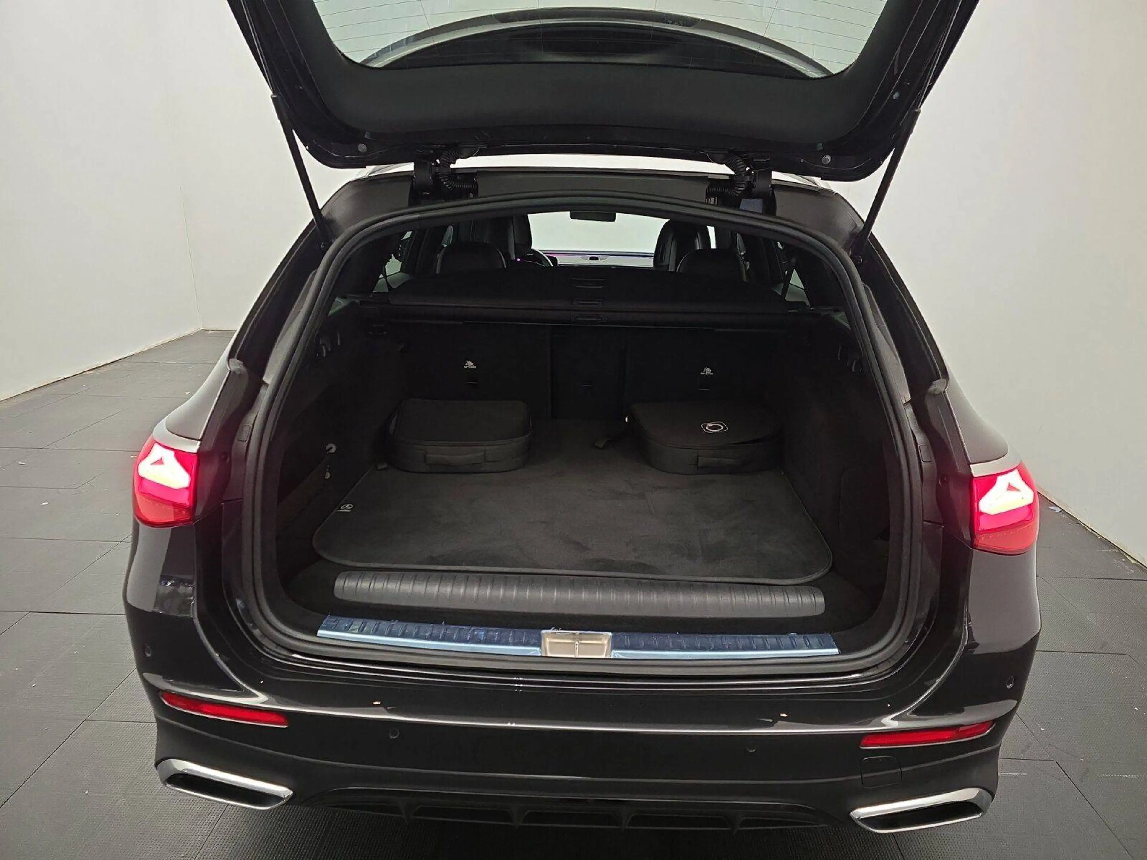 Mercedes-Benz E 300 E 300 de 4Matic AMG Line Premium (214.209) — photo 8