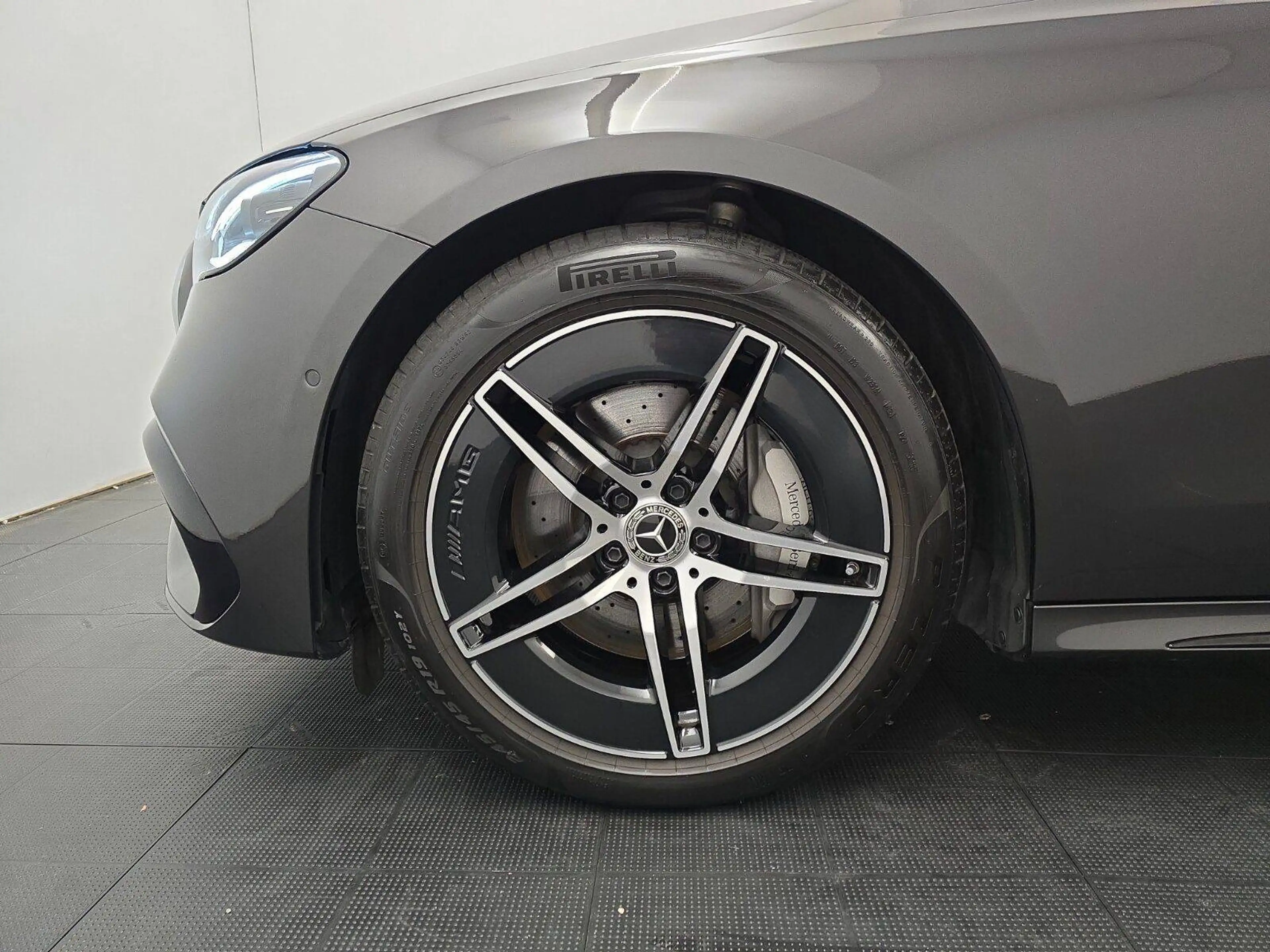 Mercedes-Benz E 300 E 300 de 4Matic AMG Line Premium (214.209) — photo 9