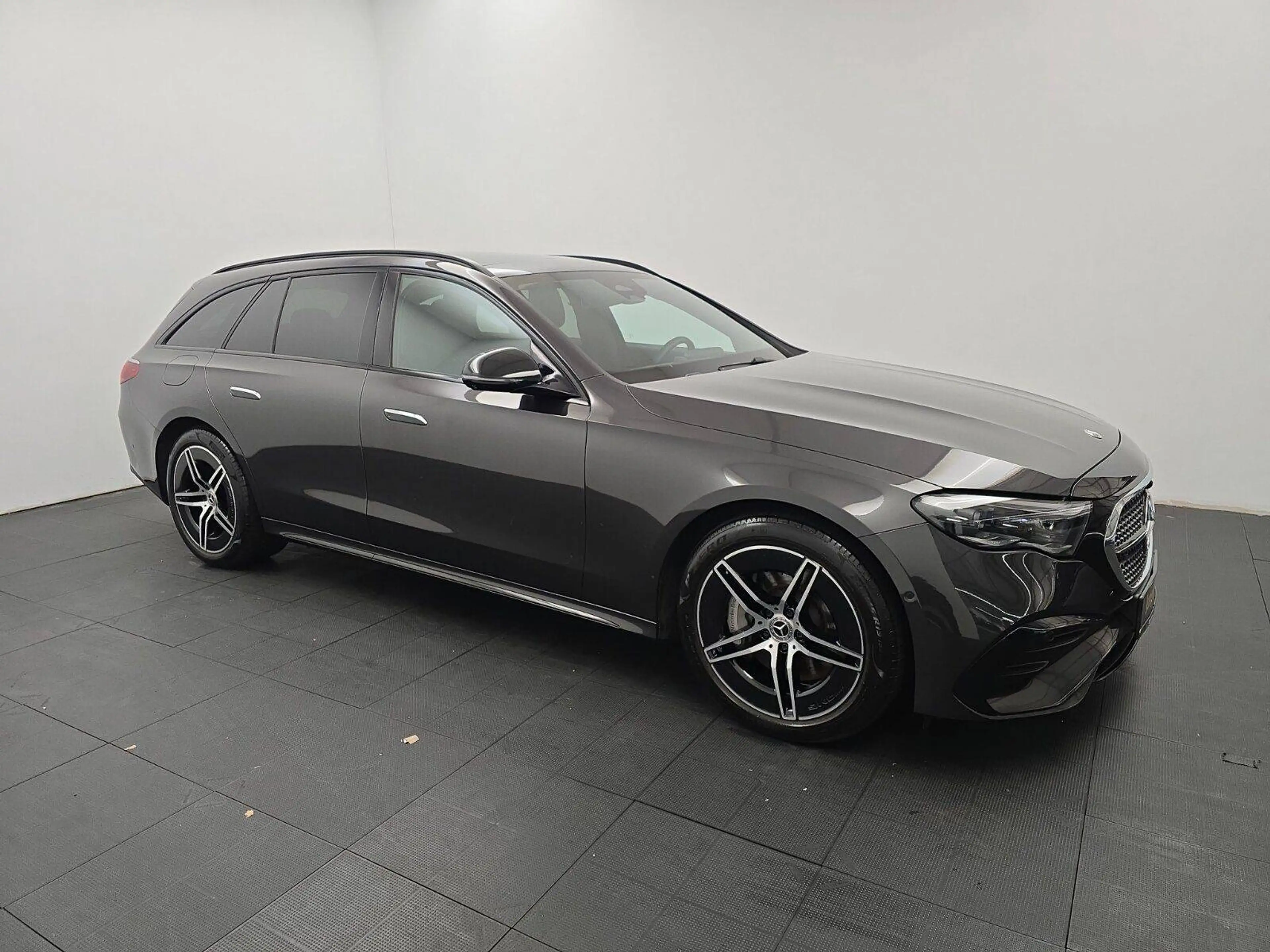 Mercedes-Benz E 300 E 300 de 4Matic AMG Line Premium (214.209) — photo 3