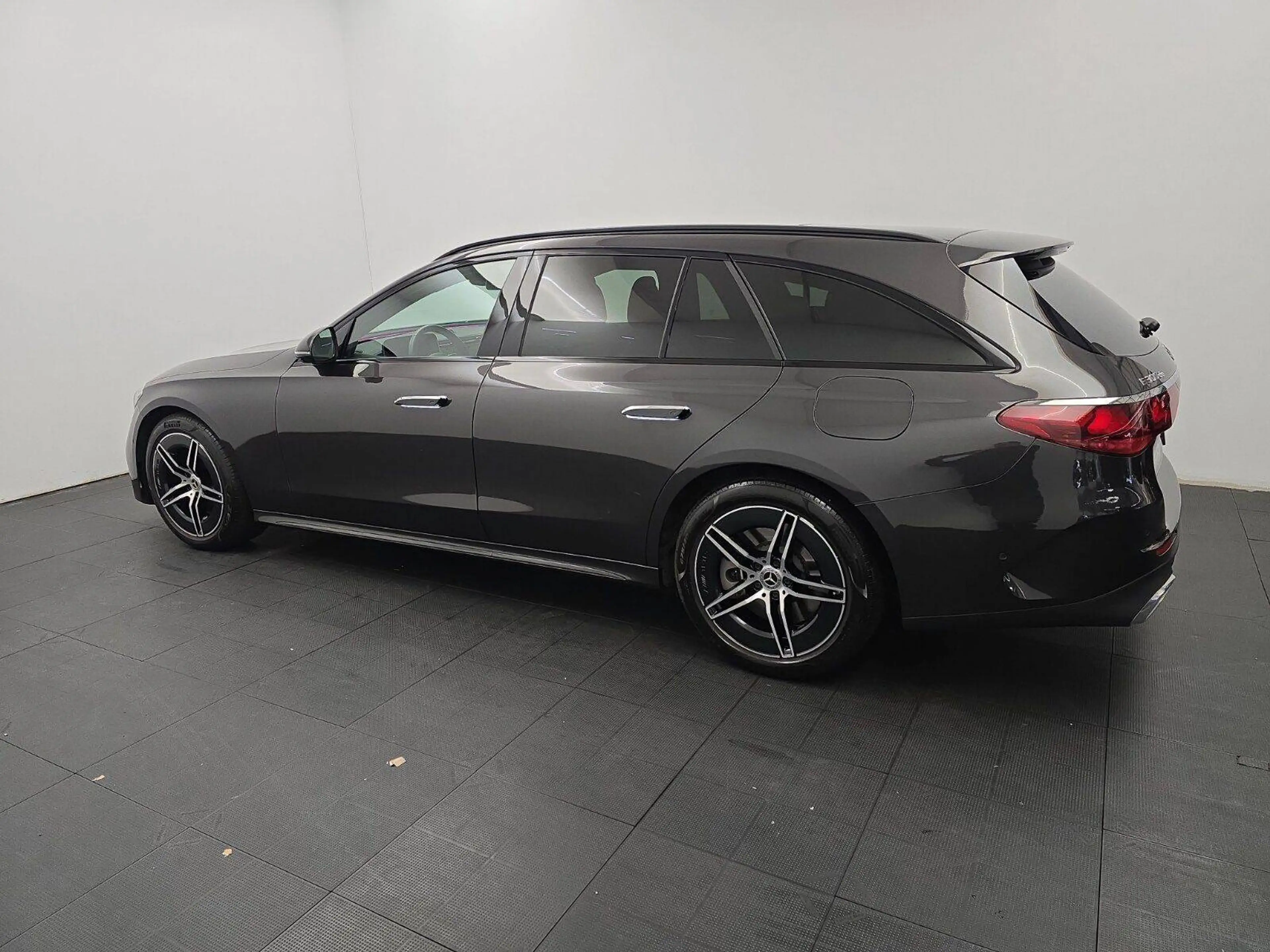 Mercedes-Benz E 300 E 300 de 4Matic AMG Line Premium (214.209) — photo 7