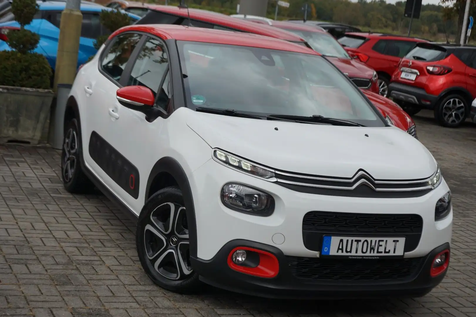 Citroen C3 PureTech EAT6 Automatik Blanc - 2