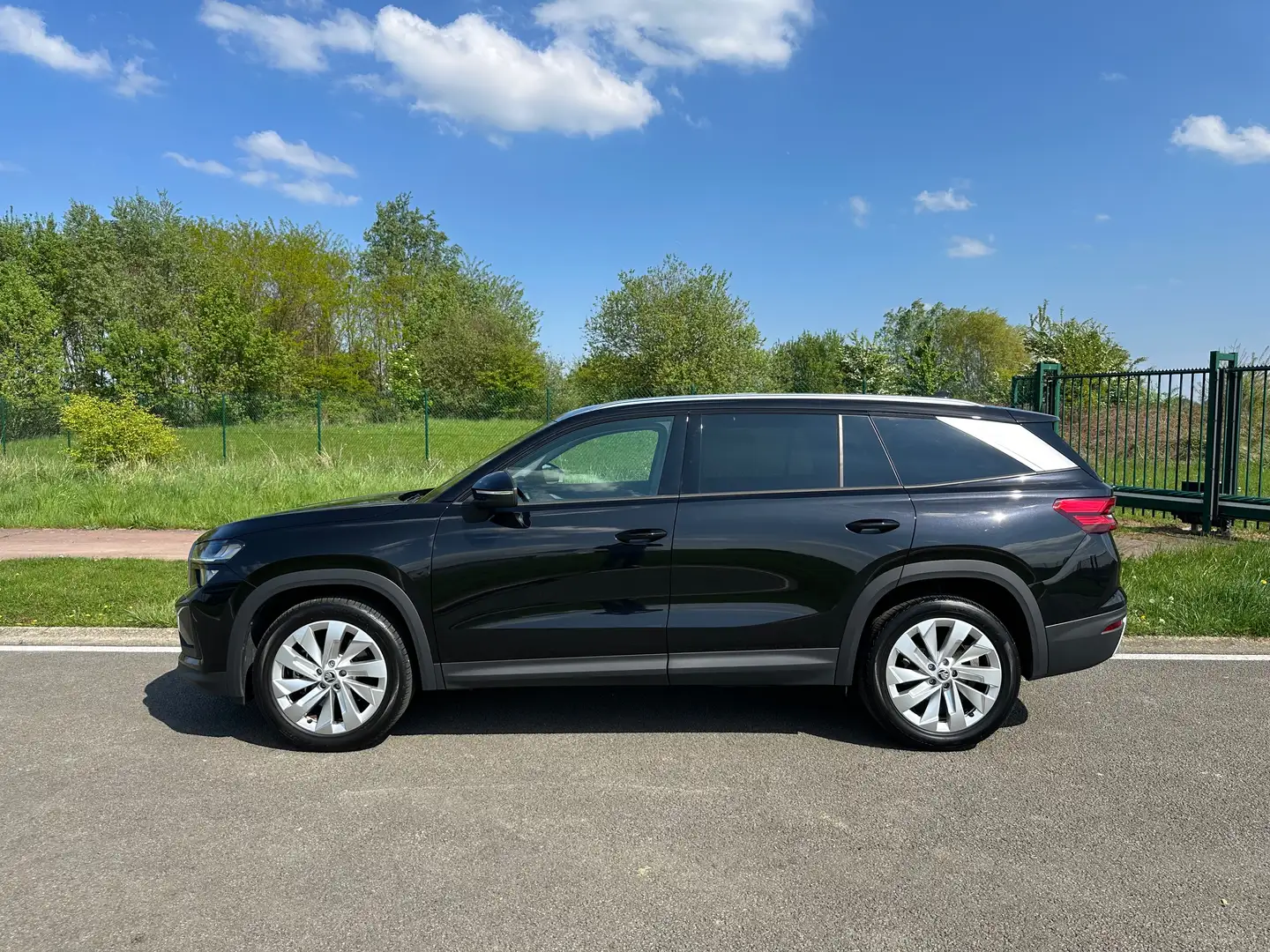 Skoda Kodiaq 1.5 TSI MHEV Selection DSG Zwart - 2