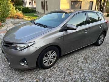Auris II 2013 5p 1.8h Active