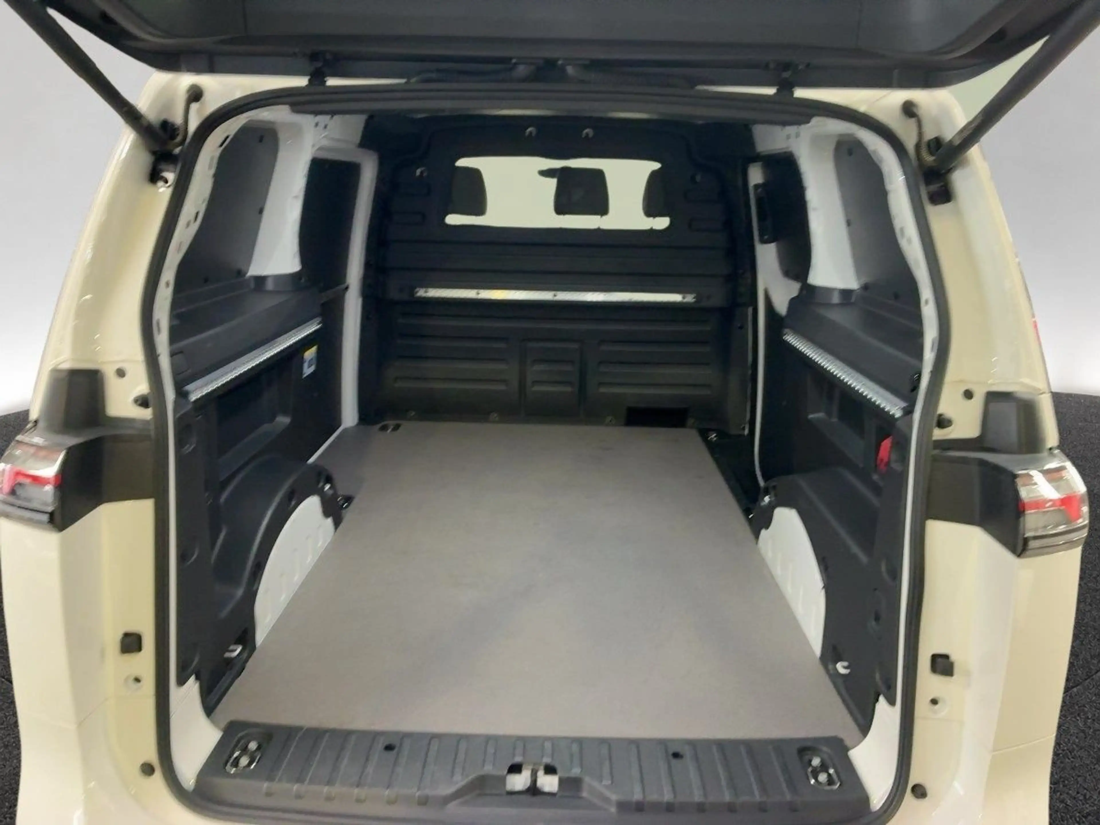 Volkswagen ID. Buzz Cargo ID.Buzz Cargo Navi Sprachbedienung Spurwechselas — photo 10