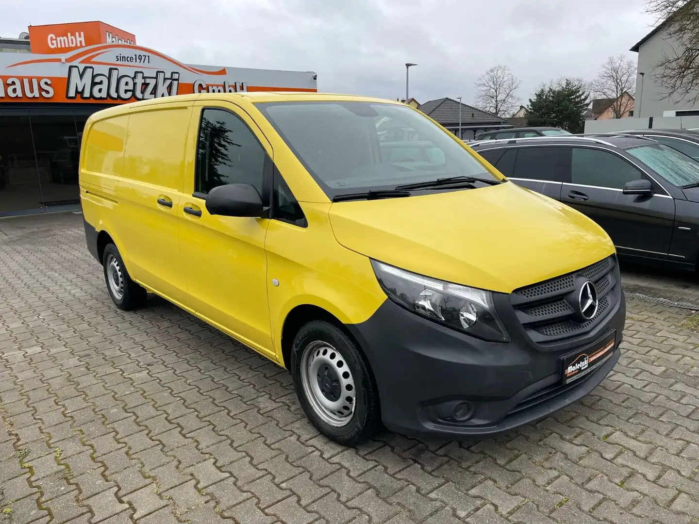 Mercedes-Benz Vito 116 CDI Kasten Lang*Kamera*StHz*AHK * Geel - 2
