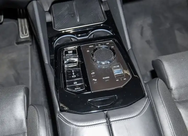 BMW ActiveHybrid 2024, foto 18