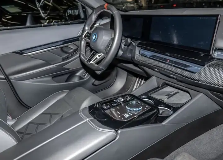 BMW ActiveHybrid 2024, foto 8