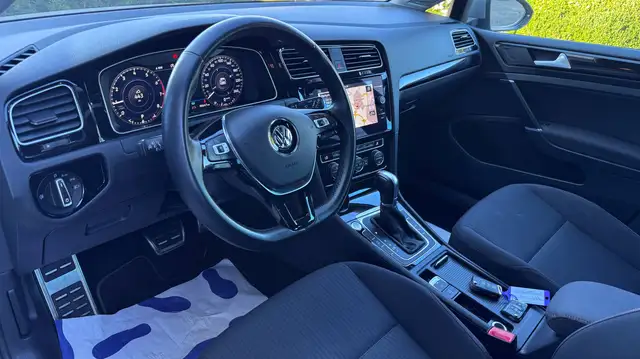 Volkswagen Golf view 11