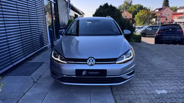 Volkswagen Golf view 2