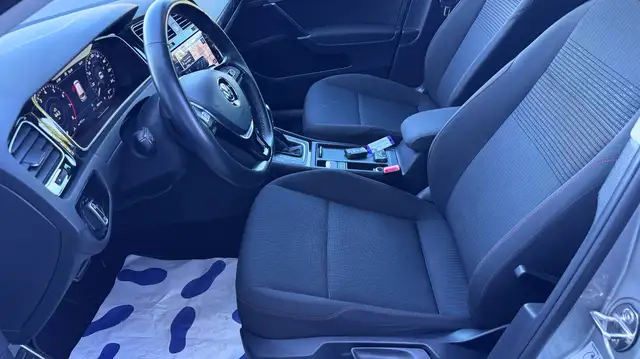 Volkswagen Golf view 10