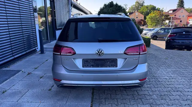 Volkswagen Golf view 6