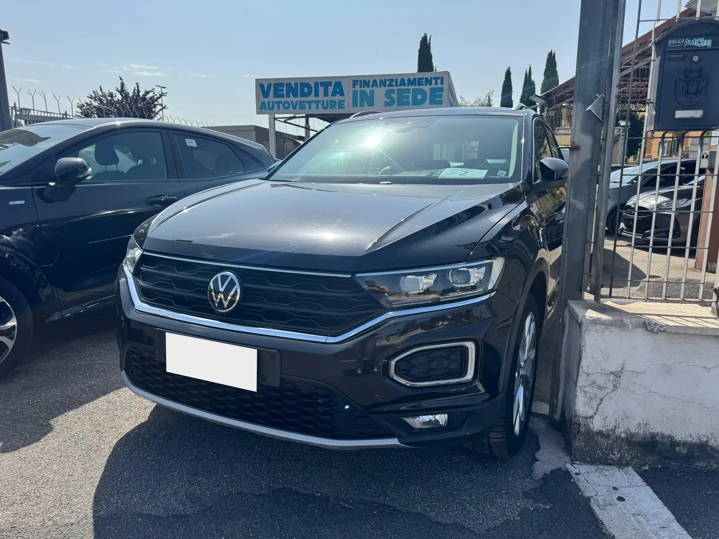 Volkswagen T-Roc 1.5 tsi Business dsg Zwart - 2