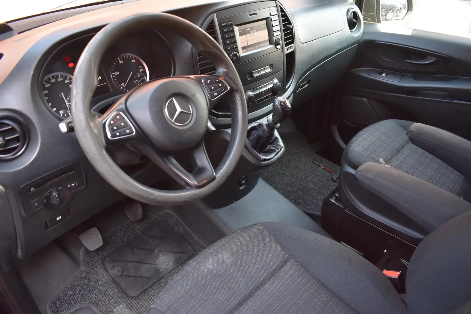 Mercedes-Benz Vito 109 CDI Functional Lang '16 Airco BTW Inruil mogel Noir - 2