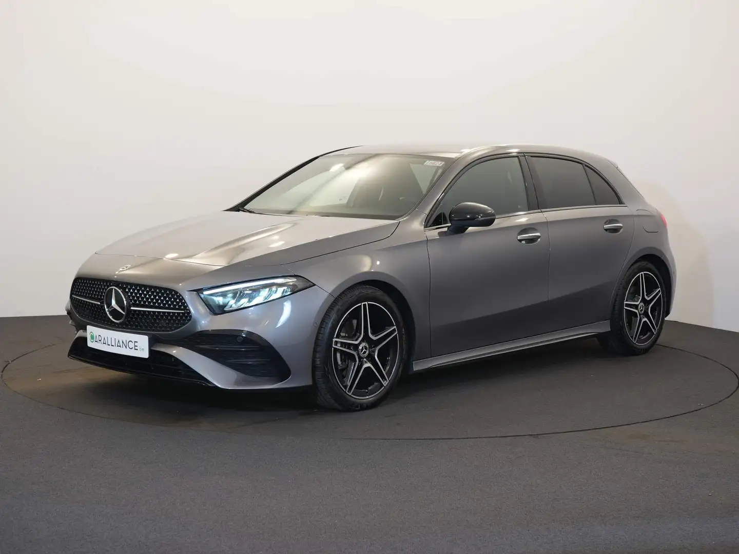 Mercedes-Benz A 200 AMG Line  |AMG Advance+||Night.Pack|CAM|EQ-Boost|L Zwart - 1