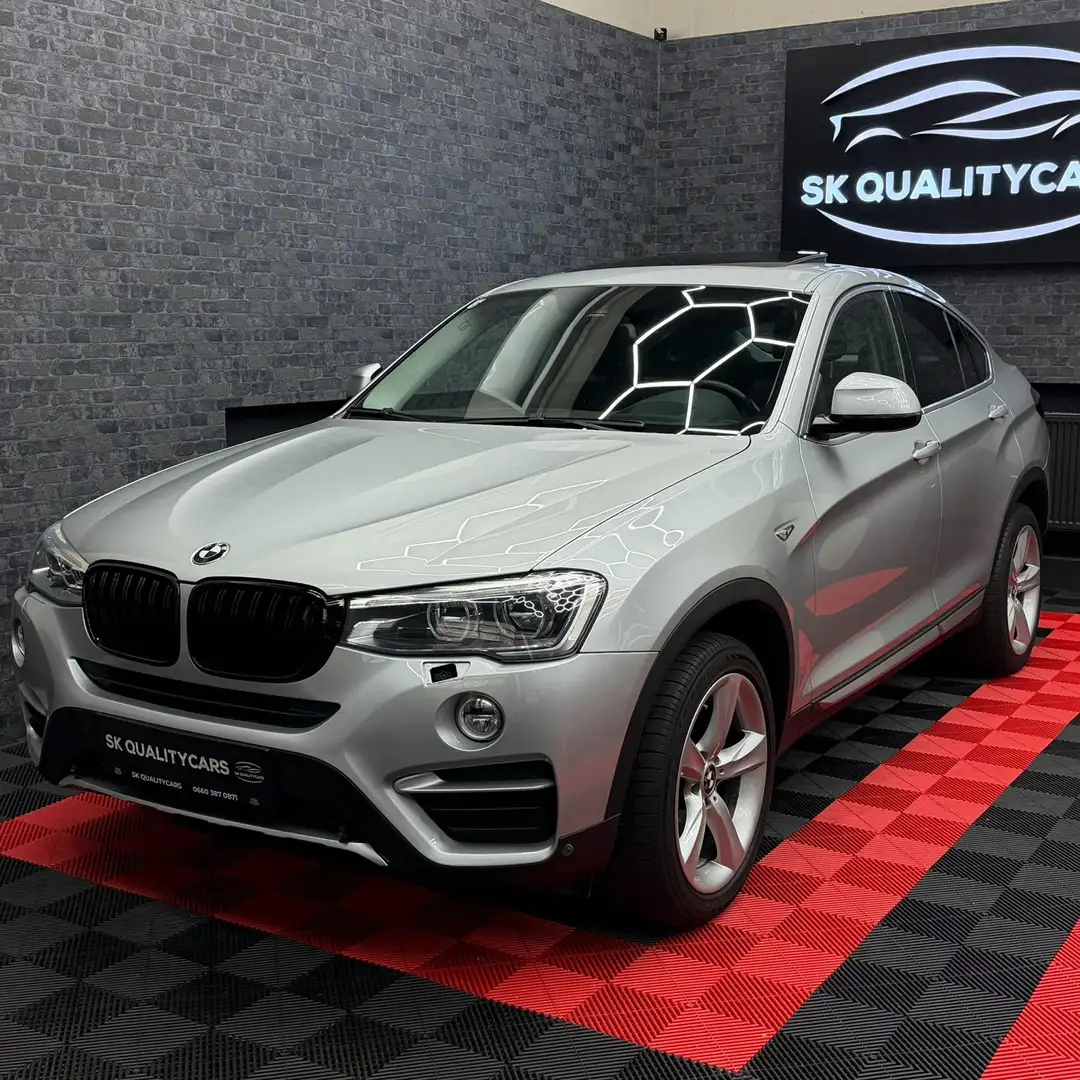 BMW X4 xDrive 20d xLine Silber - 1